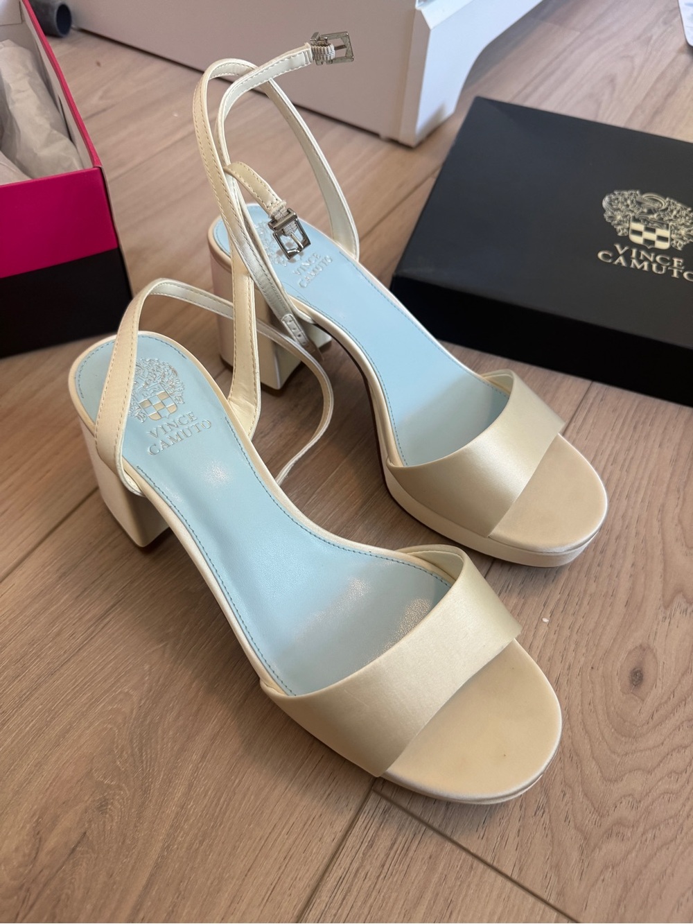 Vince Camuto PENDREYA PLATFORM SANDAL